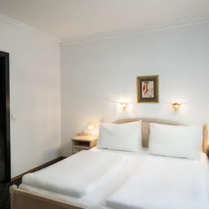 3* מלון Arthotel Ana Gala