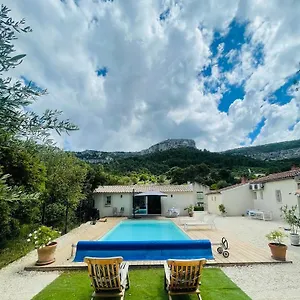 studio-de-charme-avec-piscine.fr-provencehotel.com/