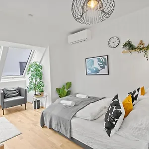  Appartement 1 Min To Public Transport - 3 Min To Supermarket And Pharmacy - On-site Parking For 19,90 Eur